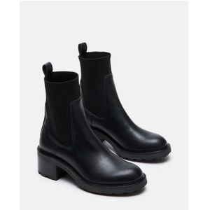 NWT STEVE MADDEN Kiley Leather Chelsea Chunky
Ankle Boots - Black Brand New